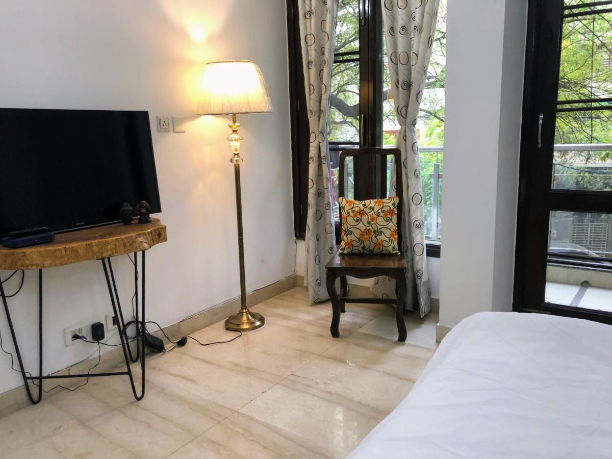 อวตาร ลิฟวิ่ง แอท ซัฟดาร์จุง เอนเคลฟ Bed & Breakfast นิวเดลี ภายนอก รูปภาพ